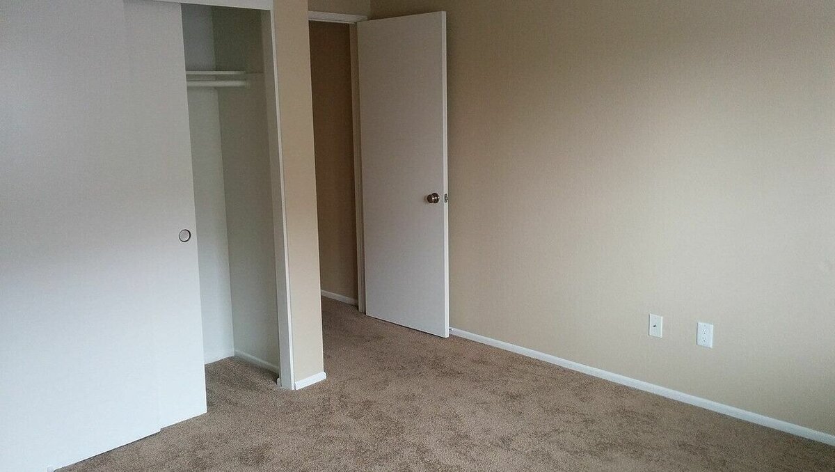     В Ставрополье в продаже есть большое количество квартир, но в основном по цене за несколько млн рублей. Однако на сайтах объявлений все-таки можно найти предложения до 1,5 млн. Что можно купить за эти деньги — в материале NewsTracker.