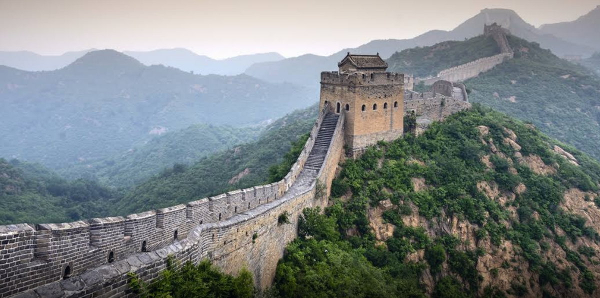 Великая китайская стена река. Китайская стена туристы. Китай стена фото. China great Wall Black-White picture.