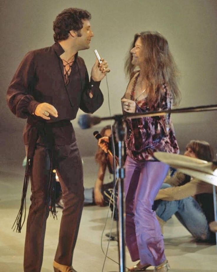 Кадр из шоу "This is Tom Jones"