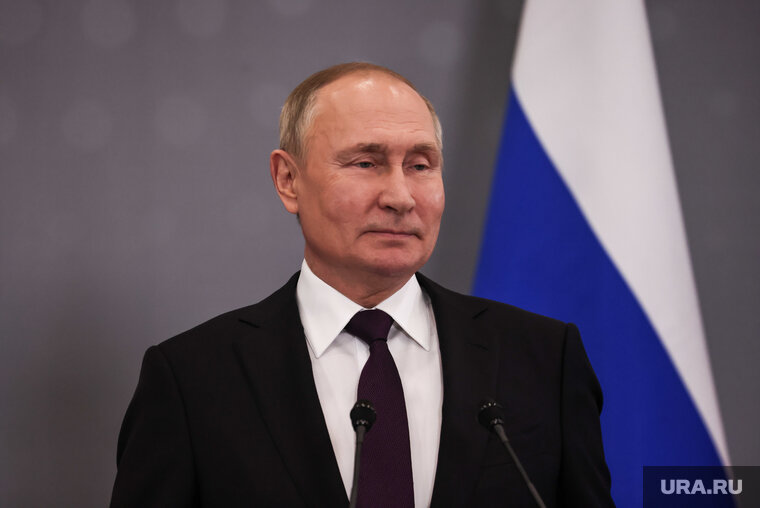    Путин кажется живее и активнее, чем почти все политики США вместе взятые, пишут комментаторы