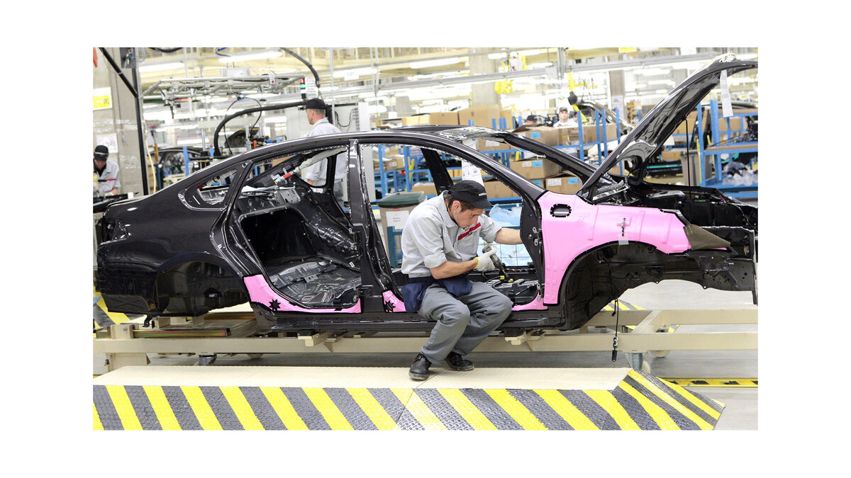    В сборочном цехе открывшегося завода "Ниссан"© РИА Новости . Алексей Даничев