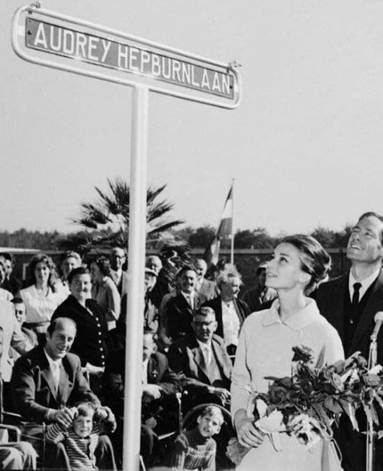 Улица её имени.