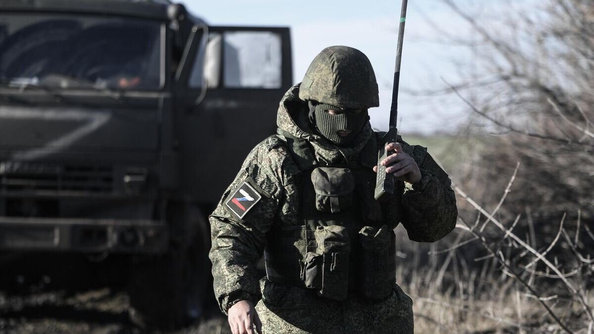    Военнослужащий Вооруженных сил РФ, задействованный в специальной военной операции на Запорожском направлении© РИА Новости / Константин Михальчевский