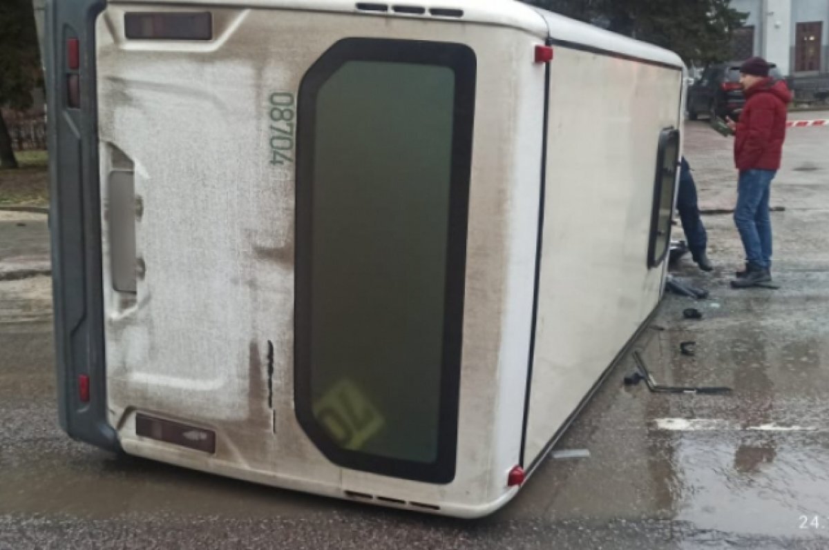    Авария с перевернутой маршруткой в Воронеже произошла из-за угнанного авто