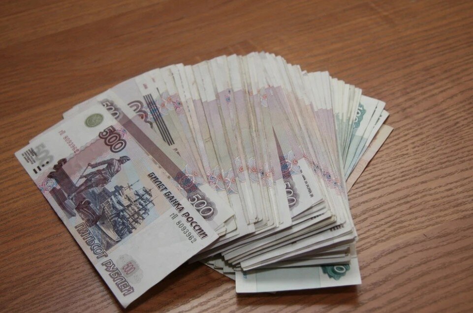     Женщина могла взять с собой около 50 млн рублей клиентов Олег УКЛАДОВ