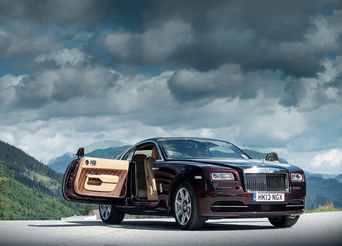    Каретные двери Rolls-Royce Wraith.Rolls-Royce