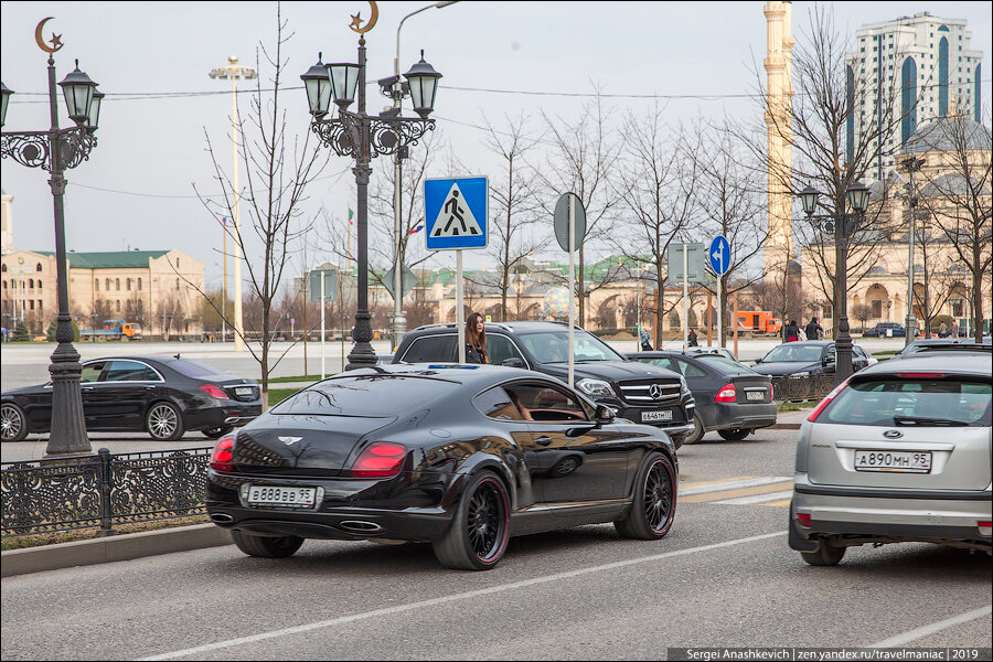 Как везут крутые машины в Чечню