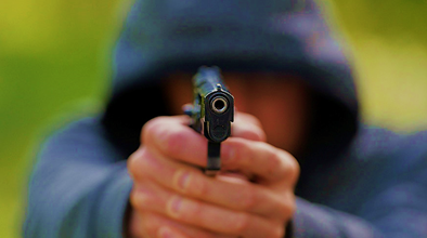 Применять травматическое оружие только в случае реальной угрозы жизни!