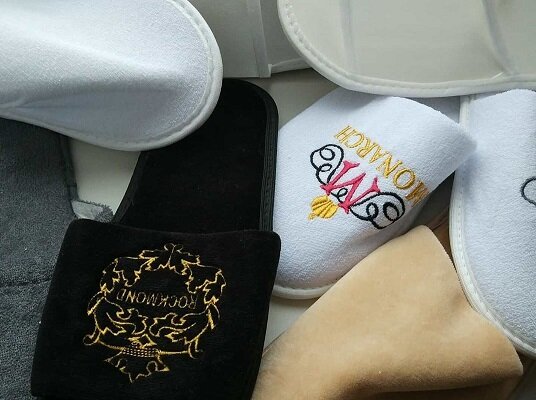 В том числе и такие тапочки шьем и продаем (продавали)