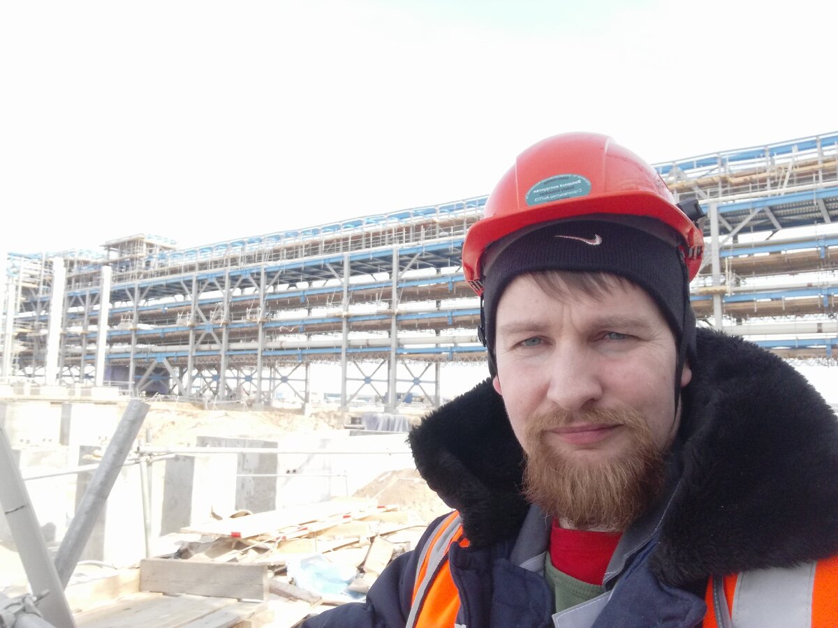 На строительстве Амурского ГПЗ. (Фото из личного архива)