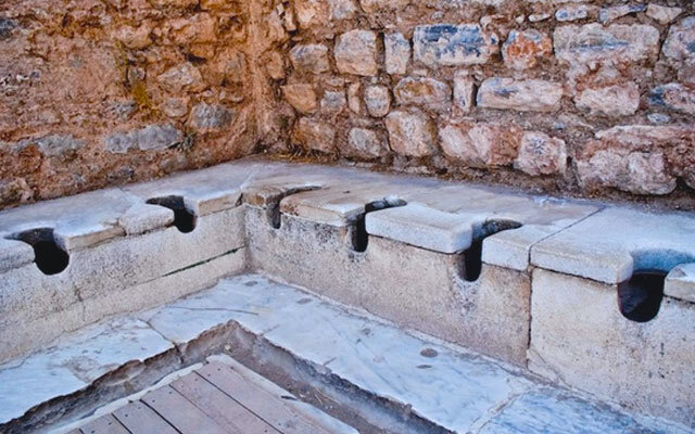 Римский общественный туалет. Фото из открытых источников.