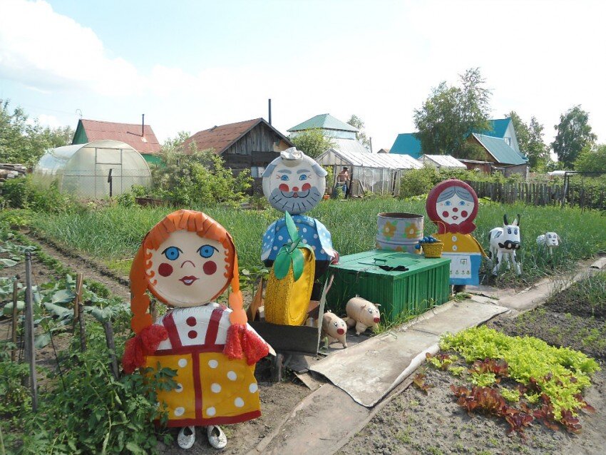 Прикольные чучела на огороде (60 фото)