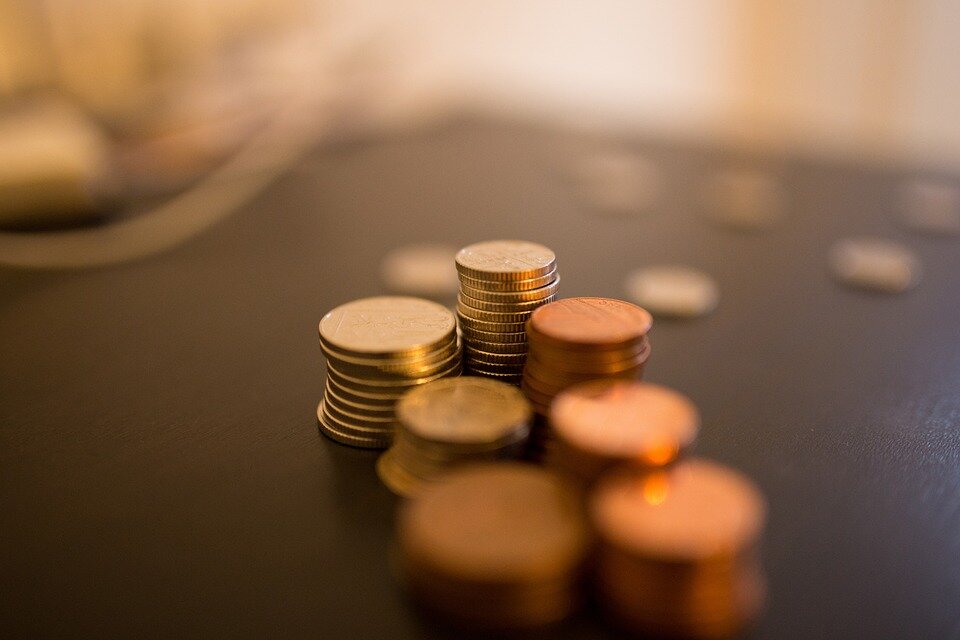 https://pixabay.com/ru/photos/деньги-монеты-валюте-бизнес-924828/