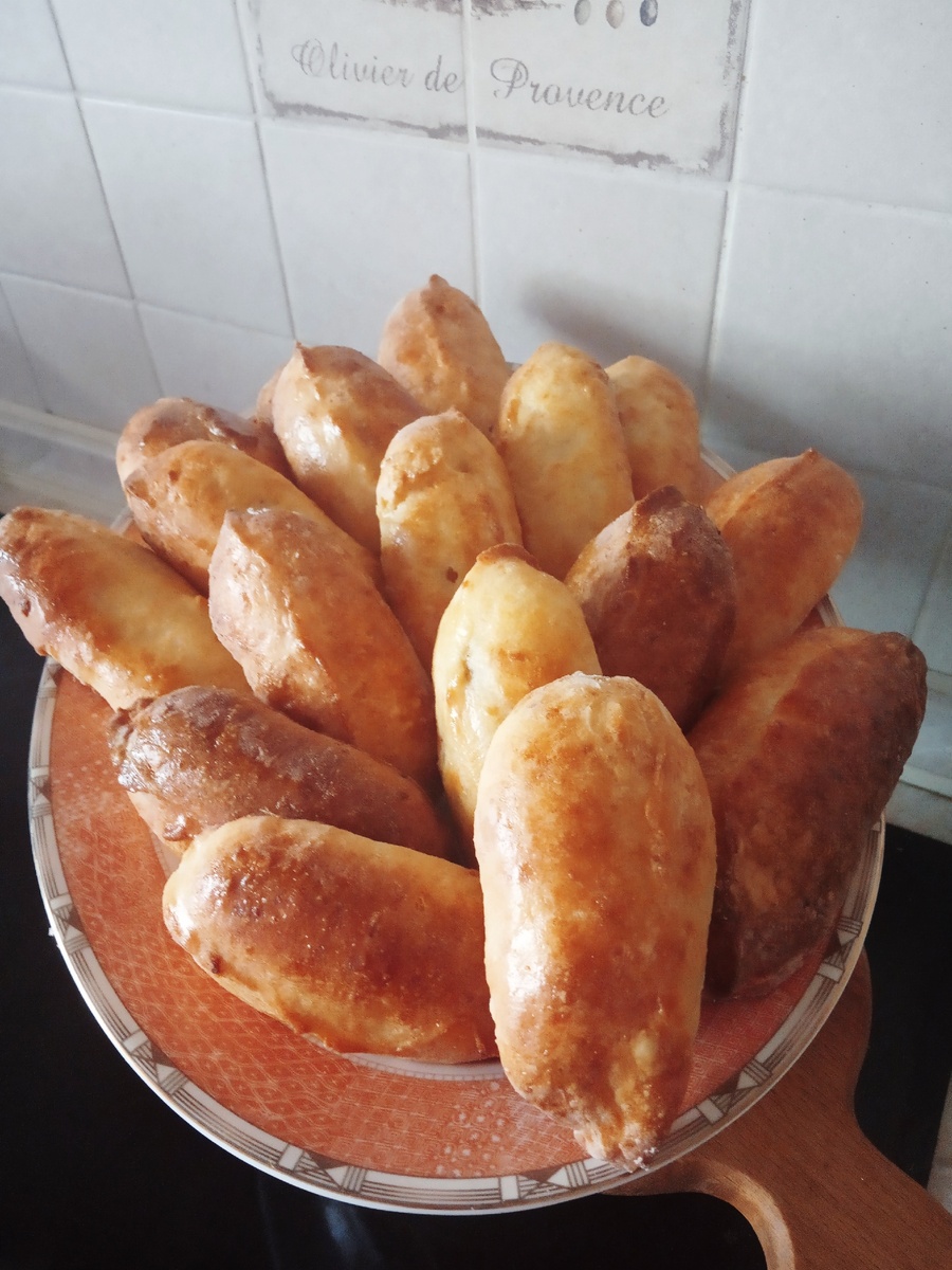 Из указанного количества продуктов у меня получилось 16 пирожков