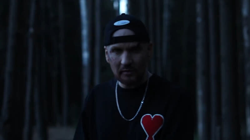 Кадр из клипа "Маяк" 