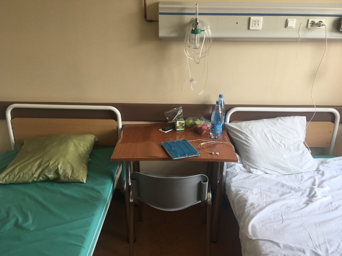Расстояние между кроватями в больничных палатах должно быть не менее а центральный проход не менее