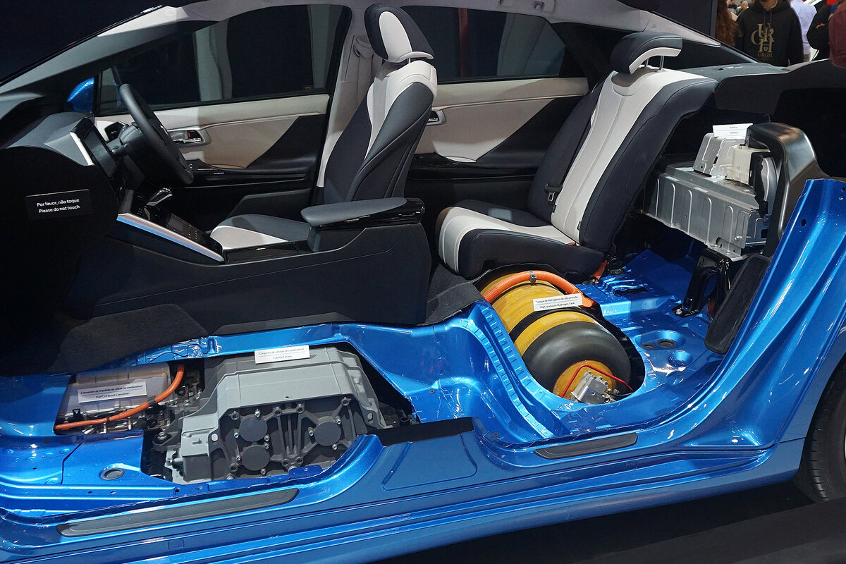 toyota mirai hydrogen tank