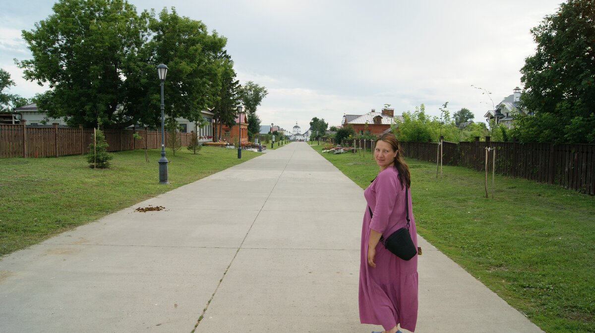 Да, что писать, фото сложно выбрать. Дорога в жизнь! Свияжск.