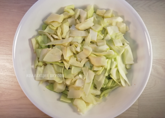 Простая и вкусная закуска из капусты