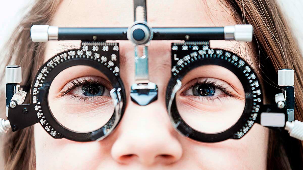 Проверка очков. Очки офтальмолога. Очки для коррекции глаз. Очки и линзы. Очки с глазами.