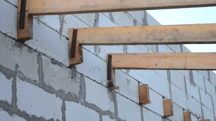 Крепление стропильной части к мауэрлату. Фото с сервиса Яндекс.Картинки