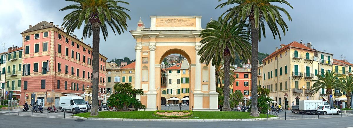 Арка красива и днем и вечером. (Фото из личного архива)