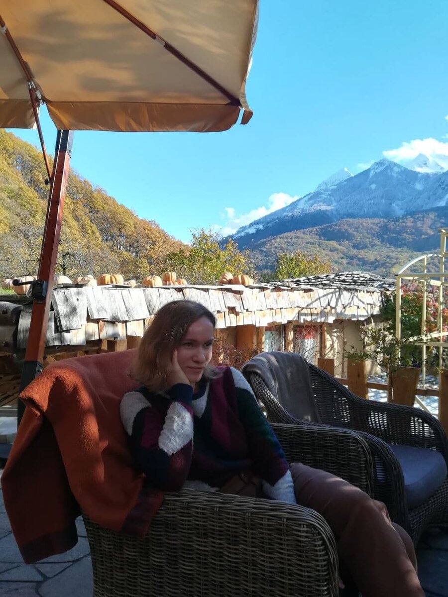 Как видите, на веранде довольно тепло, а еще есть пледы. 