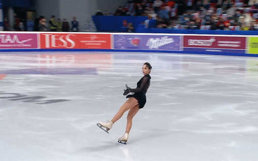 Елизавета Туктамышева выполняет 3А в произвольной программе на Чемпионате России 2020/21 в Челябинске (источник - youtu.be/0_KhxKAhRQE)