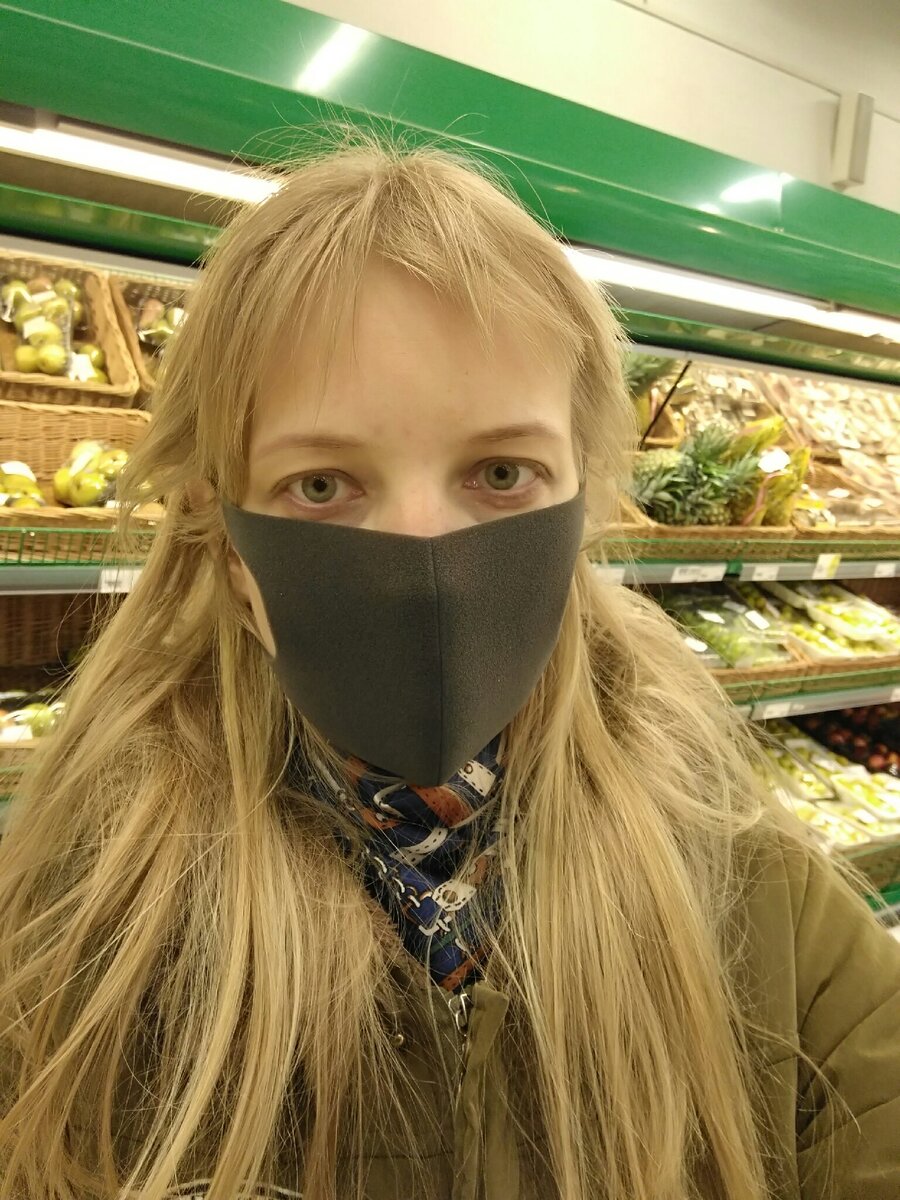 Вы не поверите, но это я. Кстати, цвет волос у меня свой природный. Гм, к чему это я?