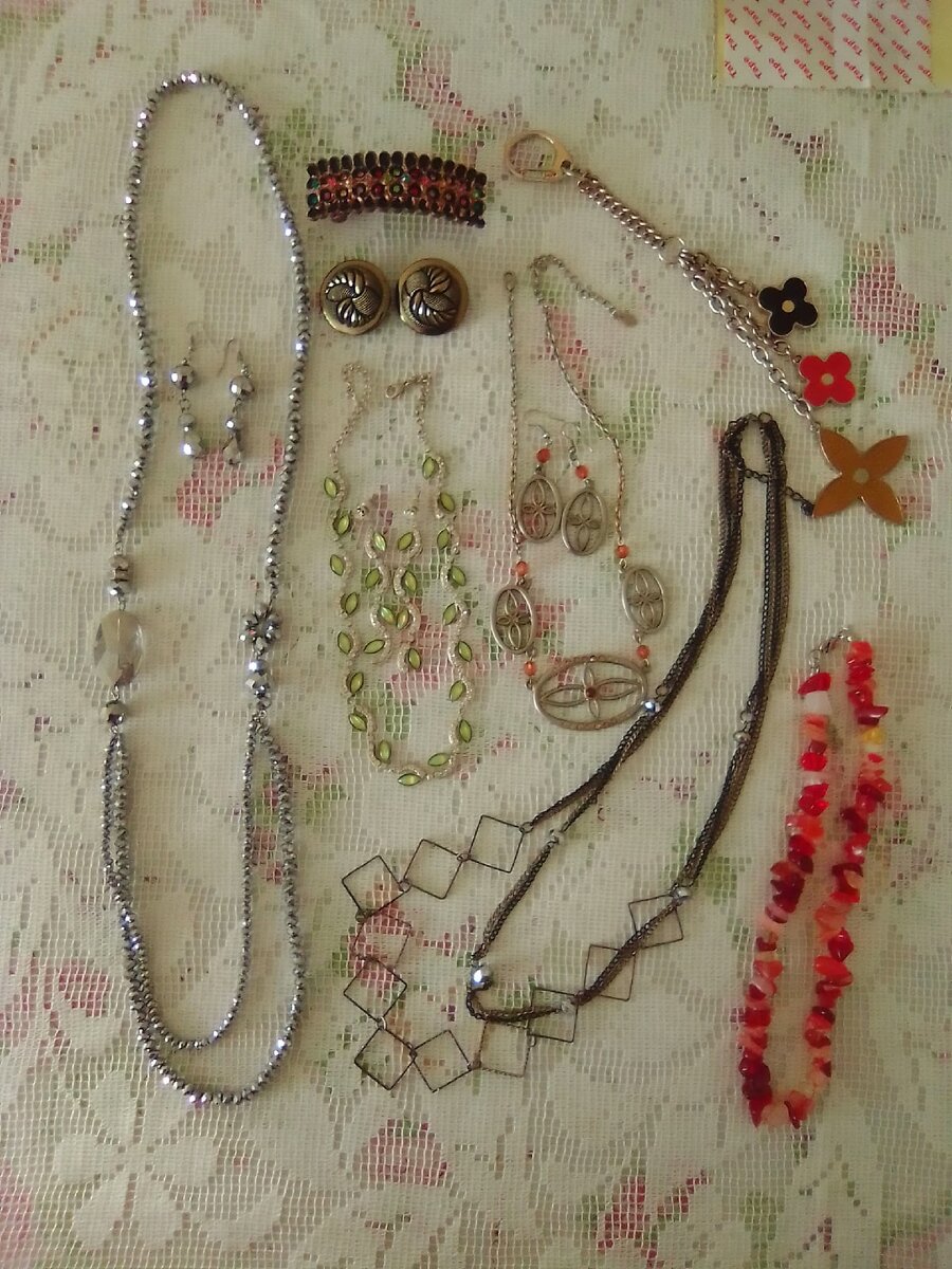 Фото автора. Расхламление бижутерии, февраль 2021.