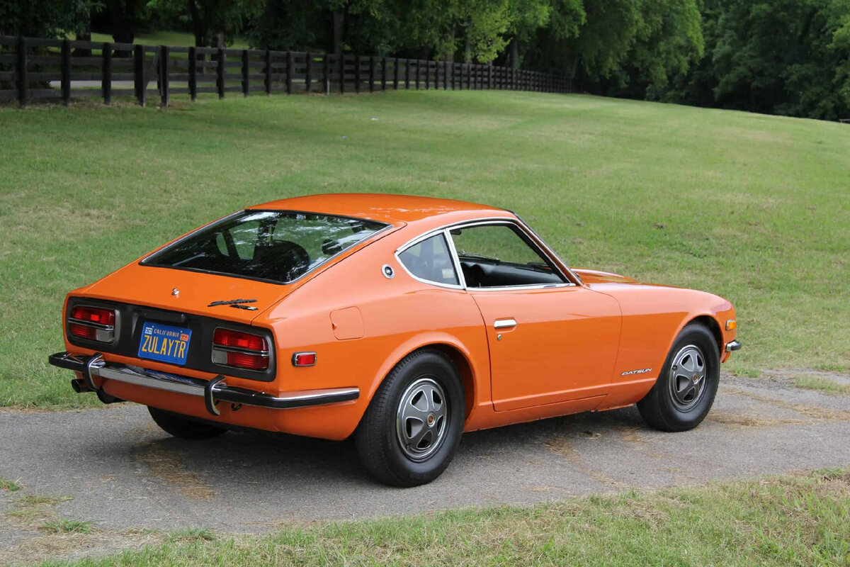 Nissan 240z спортивный