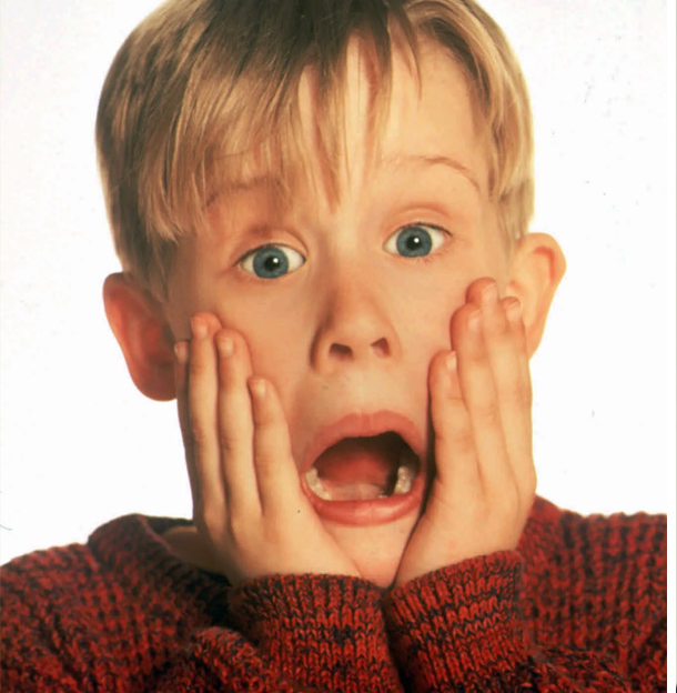 На ютьюбе трейлер ремейка собрал больше дизлайков, чем лайков (на момент написания этого текста их соотношение было восемь тысяч против 5,4 тысячи). Самый популярный комментарий под видео такой: «Перезапуск не нужен, оригинал — вечная классика, все еще смотрю его каждый праздник».