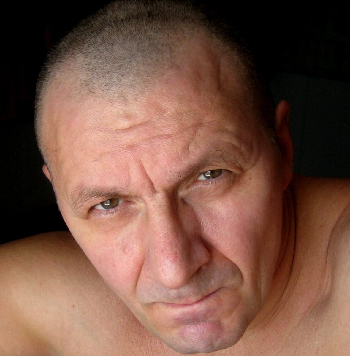 в тропиках с густой шевелюрой жарко
