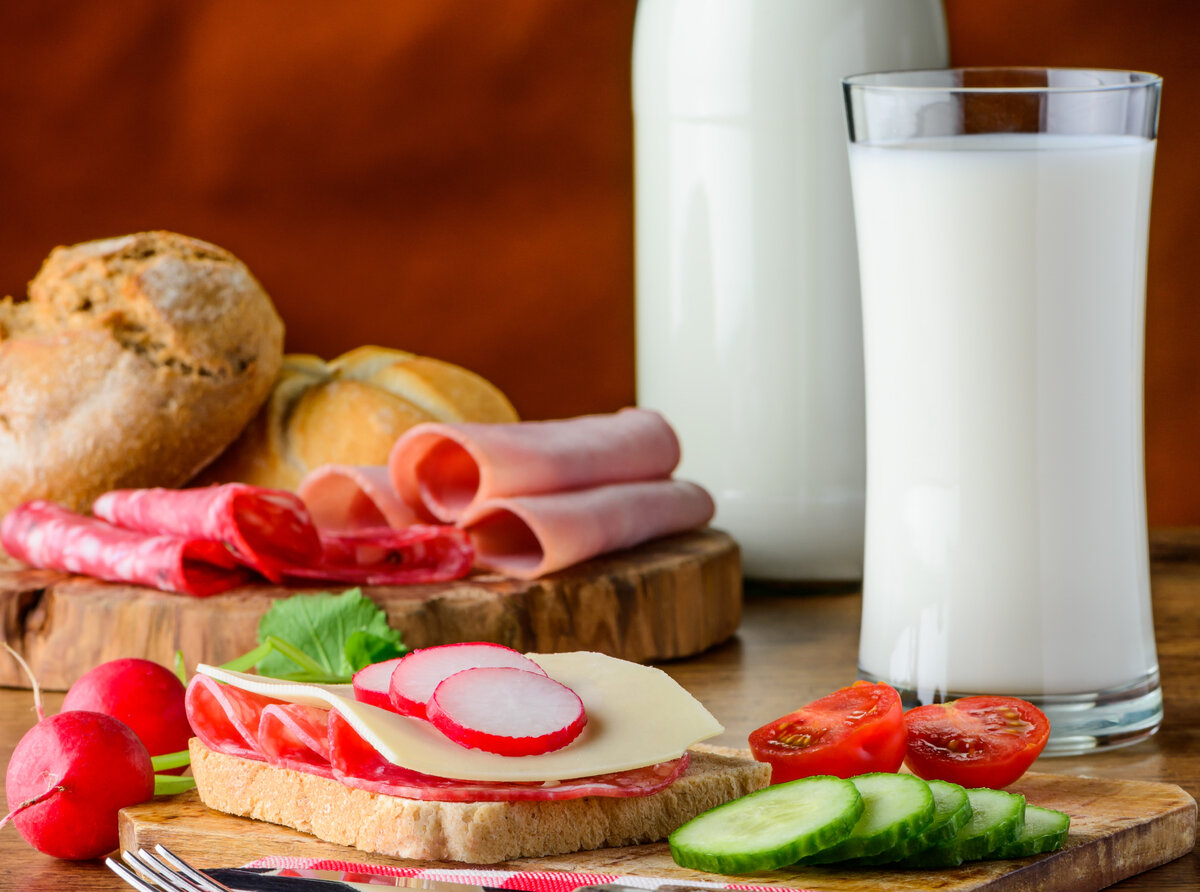 Молоко надо правильно сочетать с другими продуктами