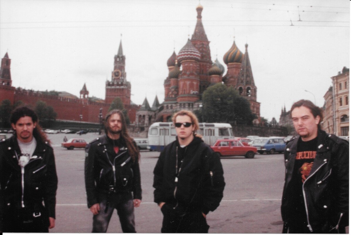 Who moscow. Сепультура в Москве 1992. Sepultura в Москве 1992. Metallica 1992 Москва. Sepultura Москва 1992 Олимпийский.