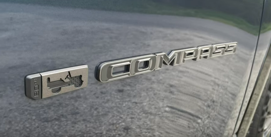 Маркировка комплектации с дополнительным оснащением 80th Anniversary.