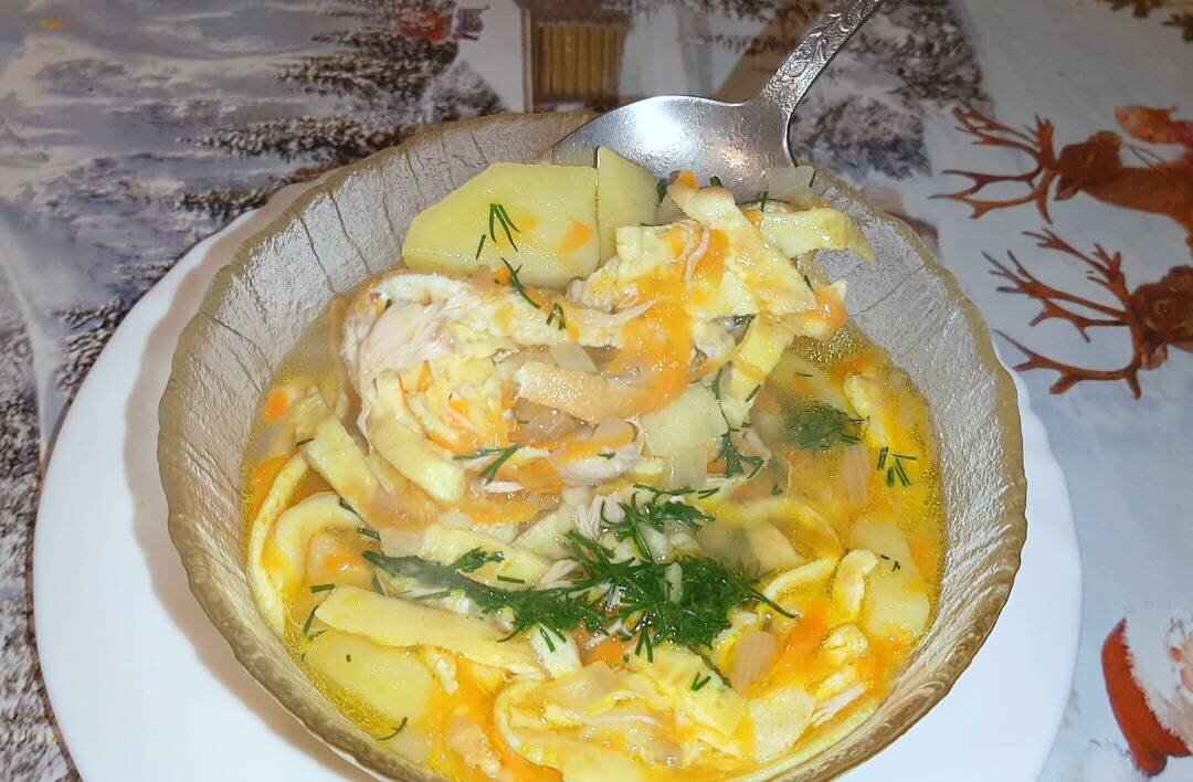 Суп с яичными блинчиками и курицей рецепт с фото