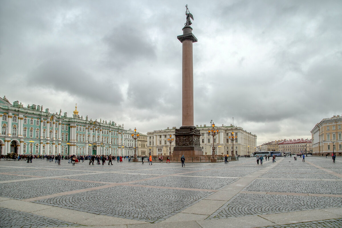 Александровская колонна фото крупным планом