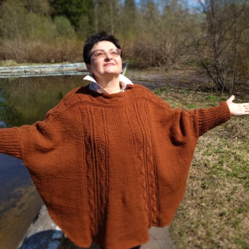 Вязаное Пончо. Работа Антонины Добрыниной