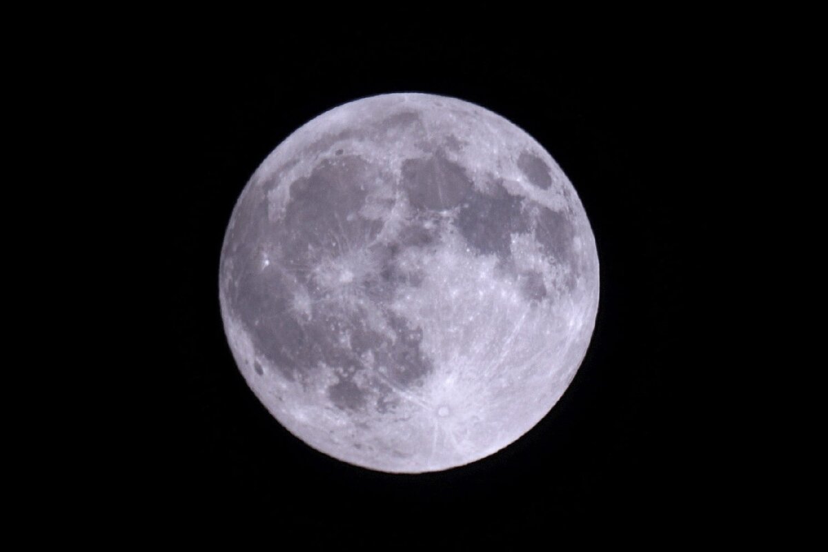  Полная Луна в полночь с 15 на 16 мая 2022 года в Московской области, фото автора