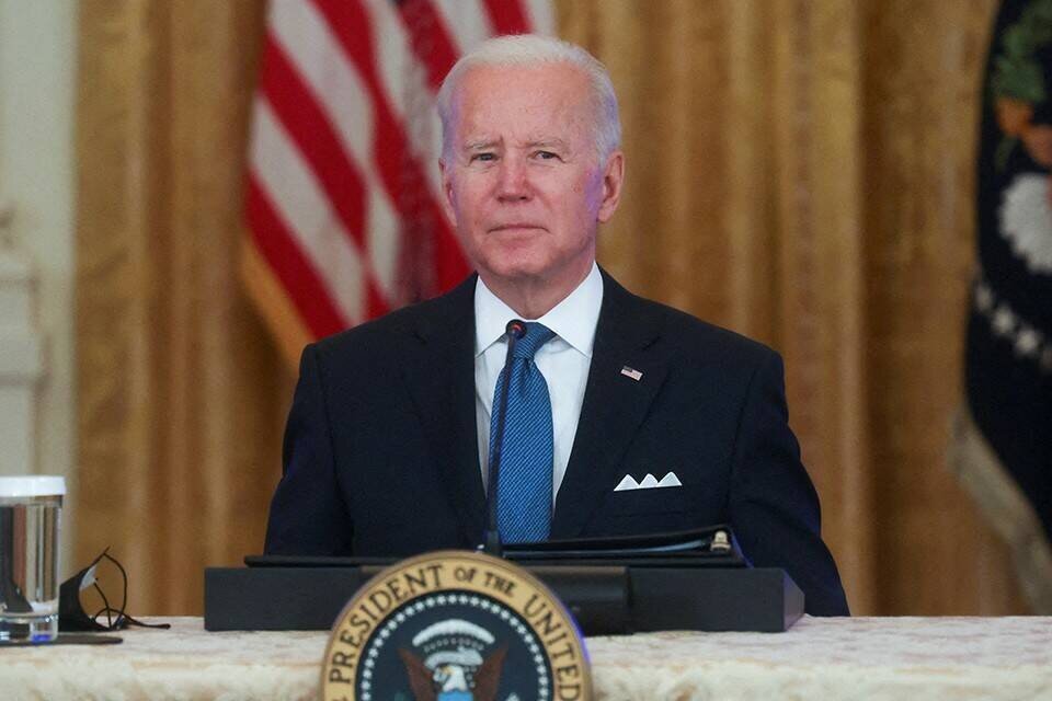     American Thinker: Байден врет американцам о ситуации с резким ростом цен на бензин  REUTERS