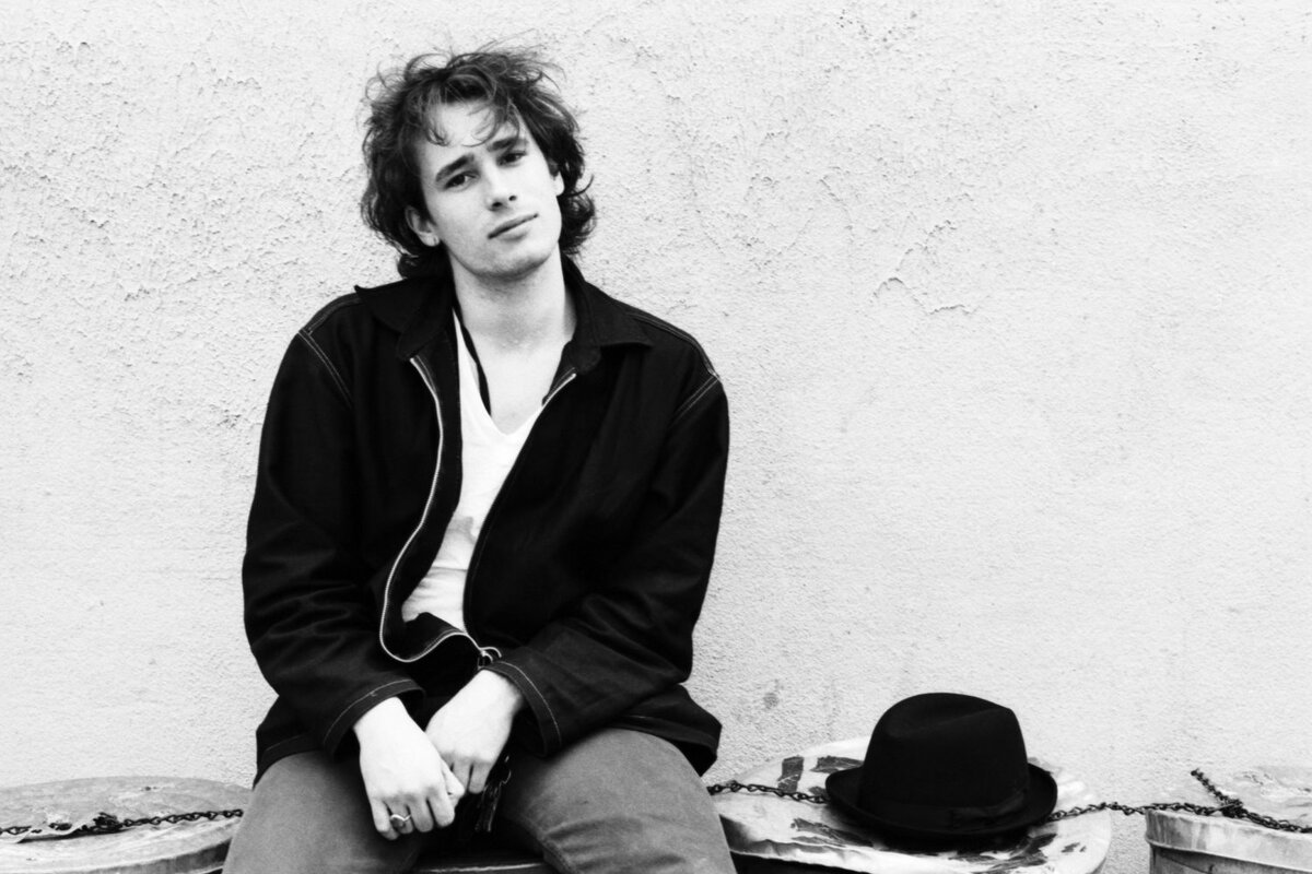 фото: https://www.npr.org/sections/world-cafe/2016/03/18/470957096/jeff-buckleys-mother-talks-about-you-and-i