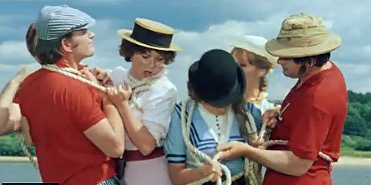 Кадр из советской комедии «Трое в лодке, не считая собаки»