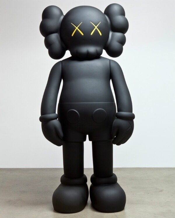 Игрушка компаньон. KAWS Companion черный. Фигурка KAWS Companion. KAWS Companion Supreme. Кавс куклы KAWS.