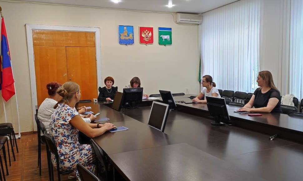 На фото: обучающий семинар для членов ТИК Костромского района