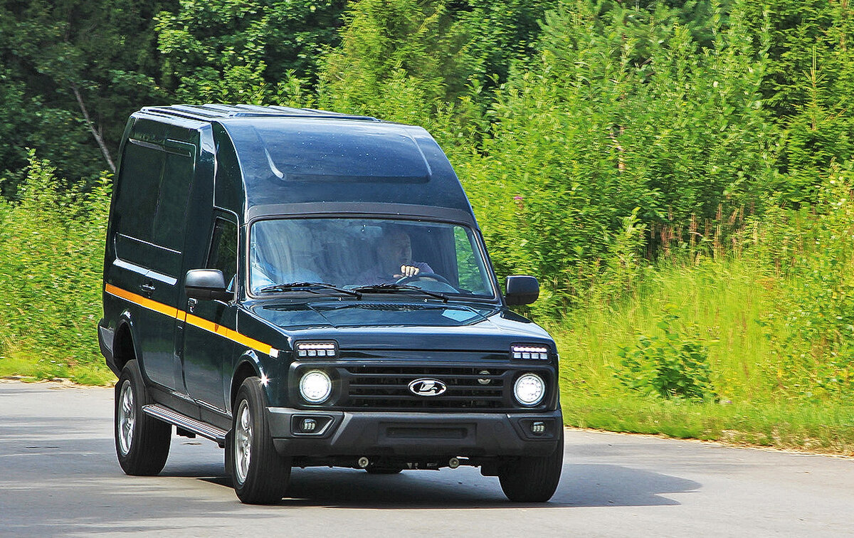 Огромный кузов, пневмоподвеска и мощный мотор: тест Lada Niva Kub на  Дмитровском полигоне | 5 Колесо | Дзен