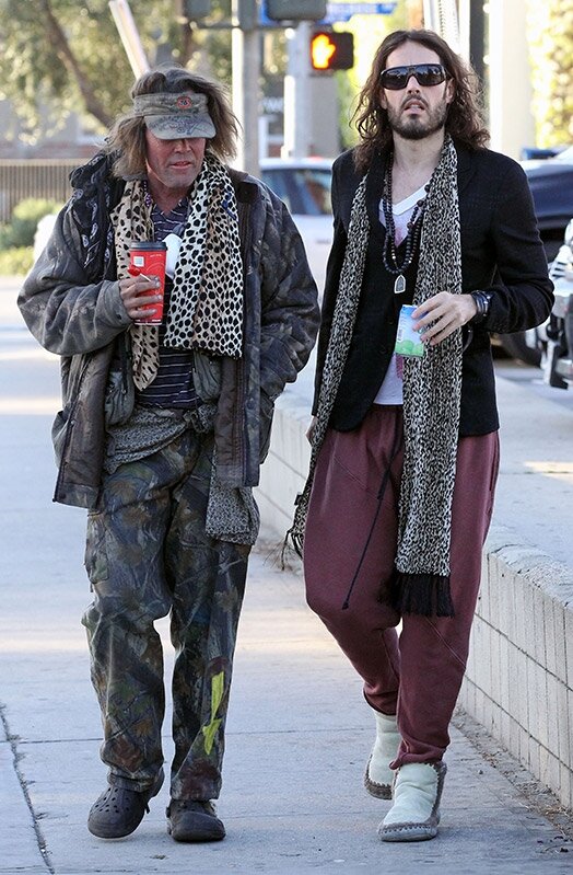 Как называется одежда бомжей. Стиль бомж стайл. Чен гу джон. Бохо бомж. Стиль бомжа в одежде.