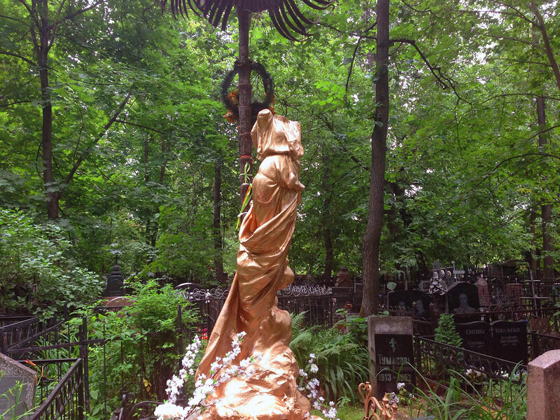 Так сегодня выглядит памятник Соньке Золотой Ручке