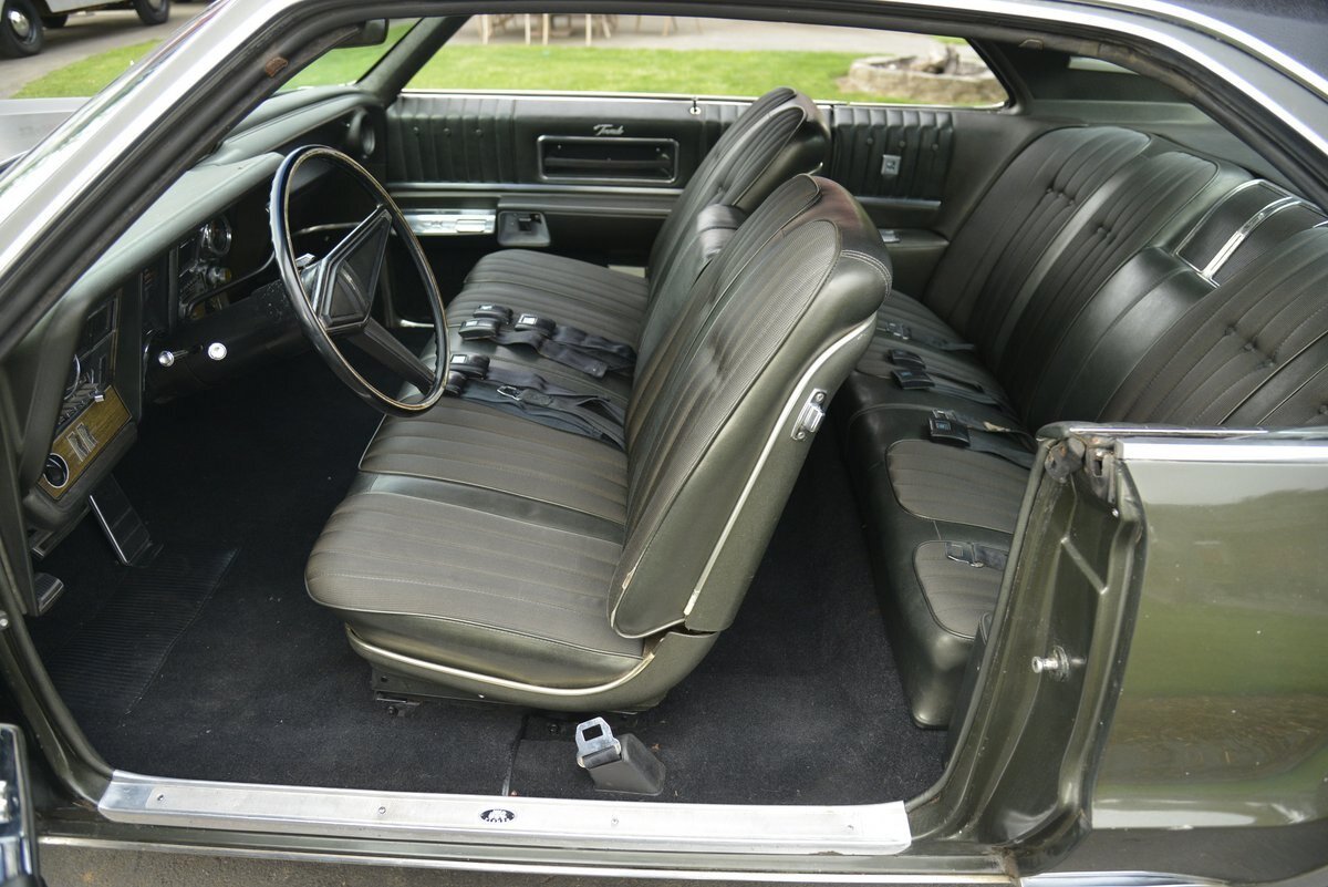 Oldsmobile Delta 88 1967 салон