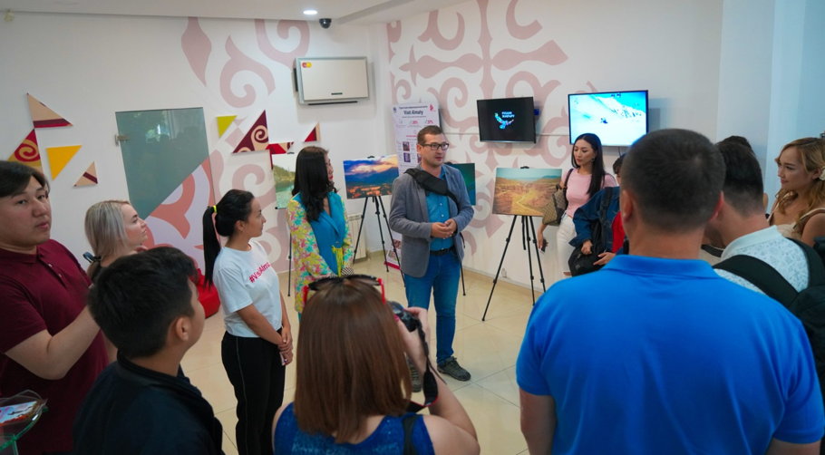 Visit almaty. Город алма-ата казахстан. Алма ата город в горах. Visit. Park hotel almaty лого.